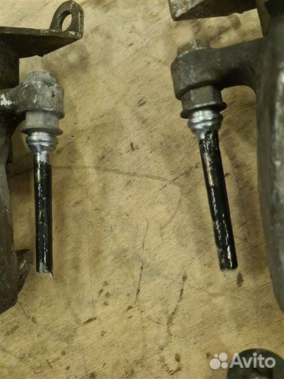 Суппорт тормозной задний Renault Fluence 2012