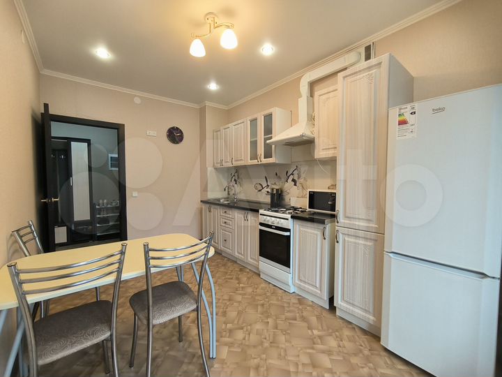 2-к. квартира, 54 м², 6/10 эт.