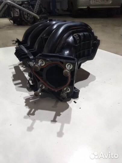 Впускной коллектор Honda Civic 4D 1.8 АКПП 2008г