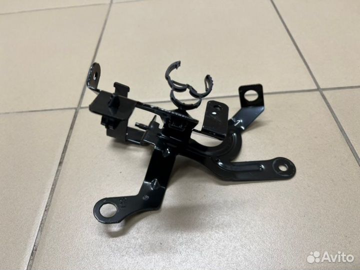 Кронштейн кузова Nissan Terrano 45Т.км 1.6 H4M