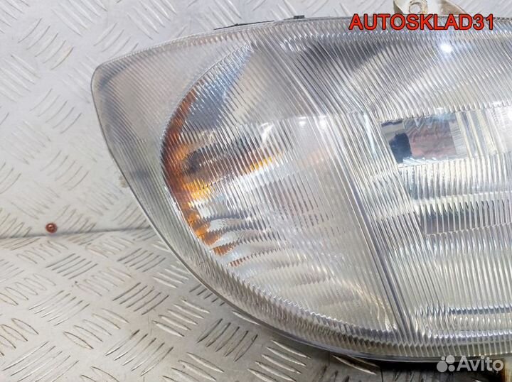 Фара правая Mercedes Benz Sprinter 909 A9018201161