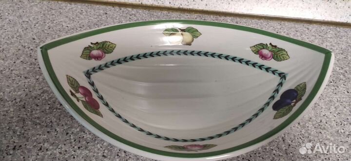 Ладья и корзиночка для фруктов или конфет