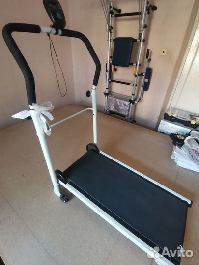 Механическая беговая дорожка