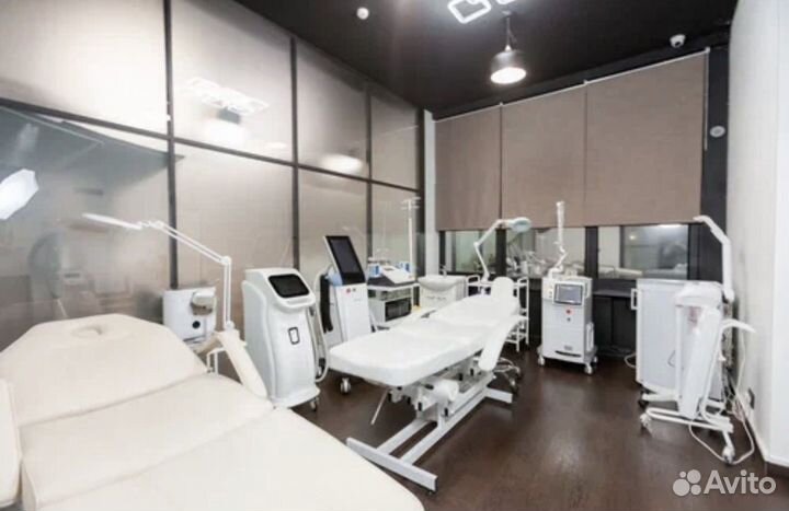 Врач - косметолог