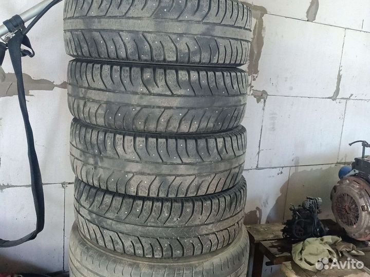 Bridgestone Ice Cruiser 7000 195/65 R15