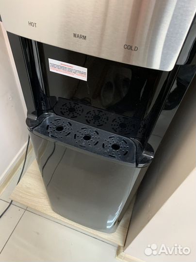 Кулер для воды напольный