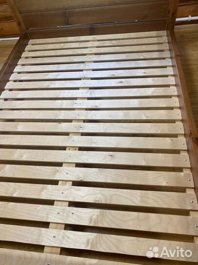 Кровать двухспальная массив