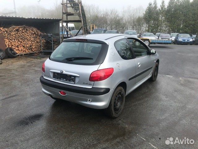 Разбор на запчасти Peugeot 206