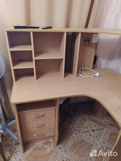 Компьютерный стол