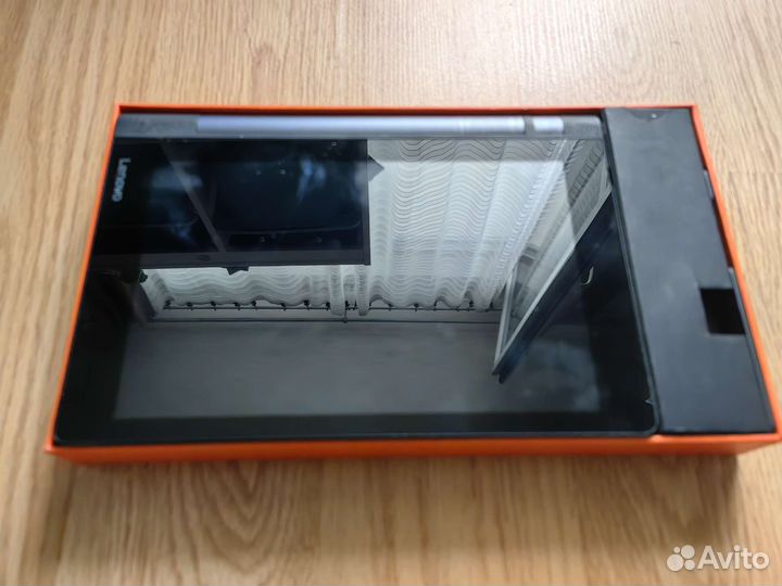 Планшет Lenovo Yoga tab3