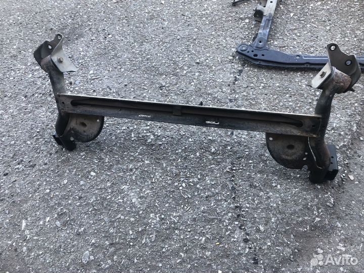 Задняя балка renault logan 2
