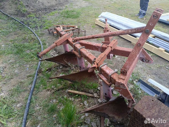 Плуг для трактора мтз 320 или его аналогов, 3 кор