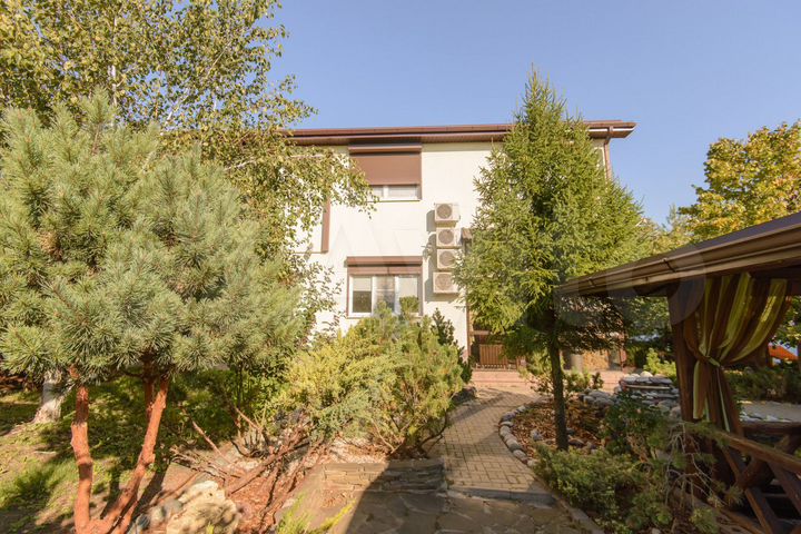 Дом 273 м² на участке 24 сот.