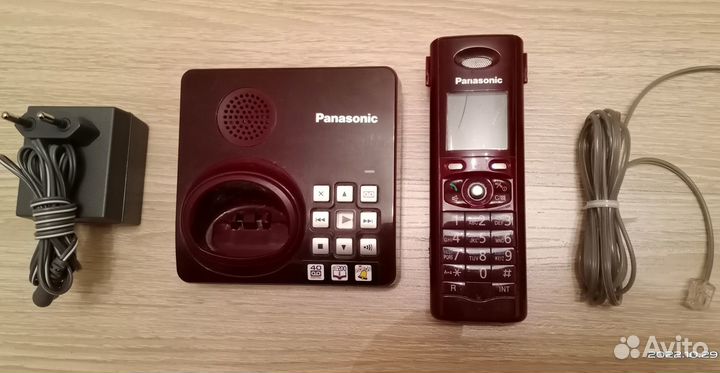 Кнопочные телефоны JE и Panasonic