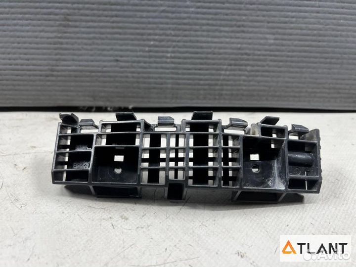 Крепление бампера передняя левая honda insight