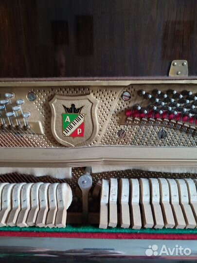 Пианино Petrof 100 sonatina, Чехия