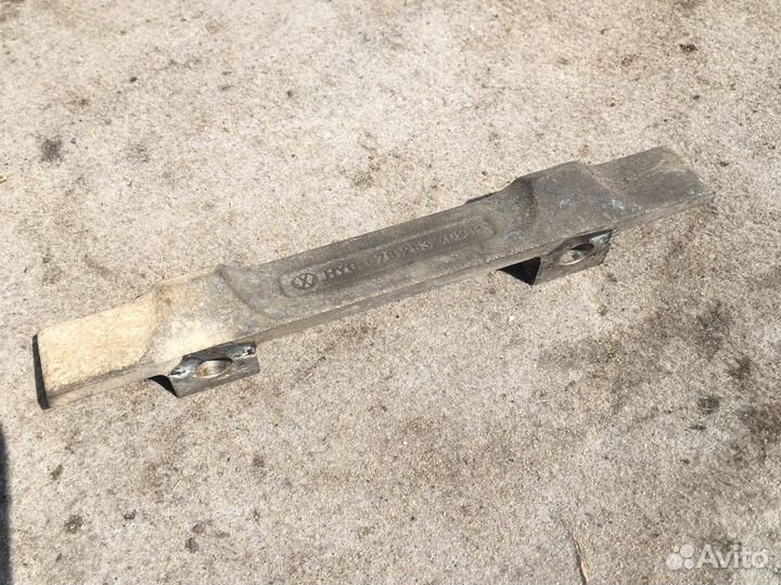 Кронштейн выпускного коллектора Ауди Q7