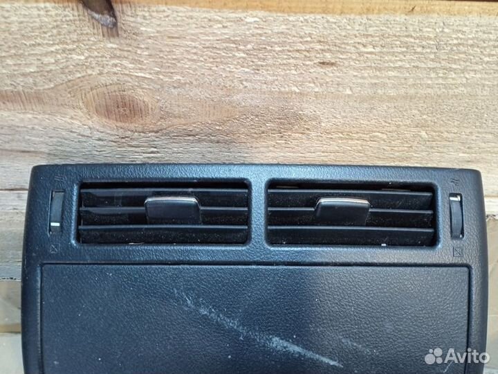 Консоль центральная Toyota Land Cruiser
