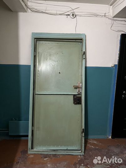 Железная дверь