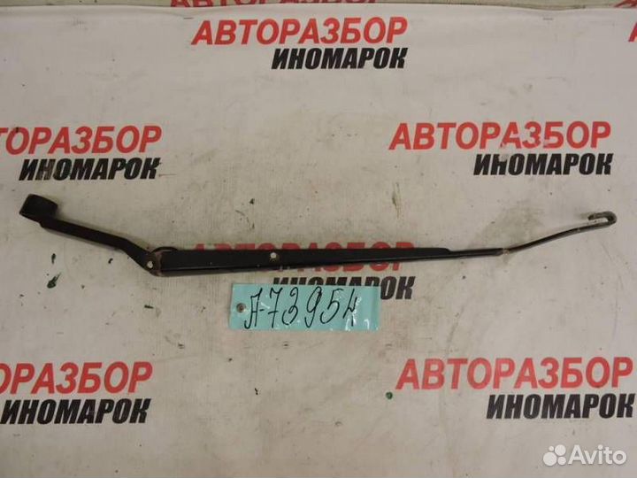 Поводок стеклоочистителя передний правый Toyota Pr