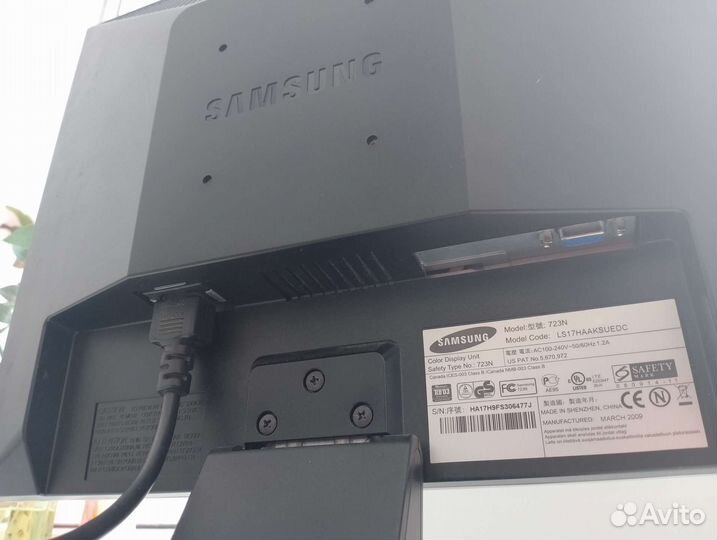 Монитор Samsung SyncMaster 723n