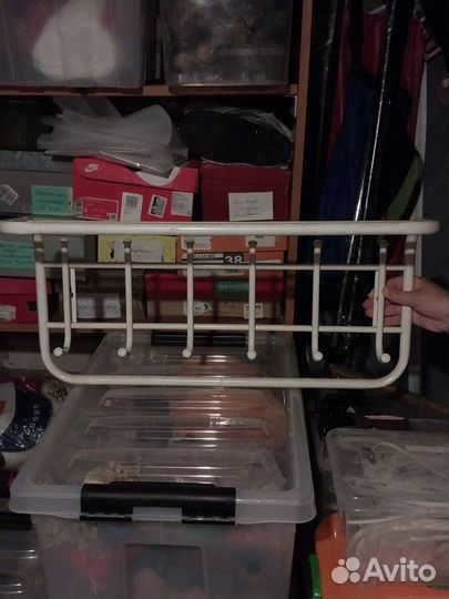 Железная вешалка