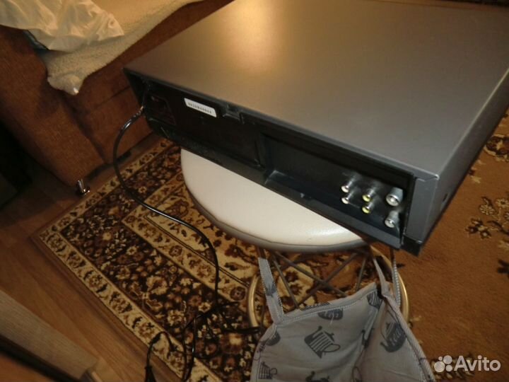 Видеомагнитофон кассетный LG