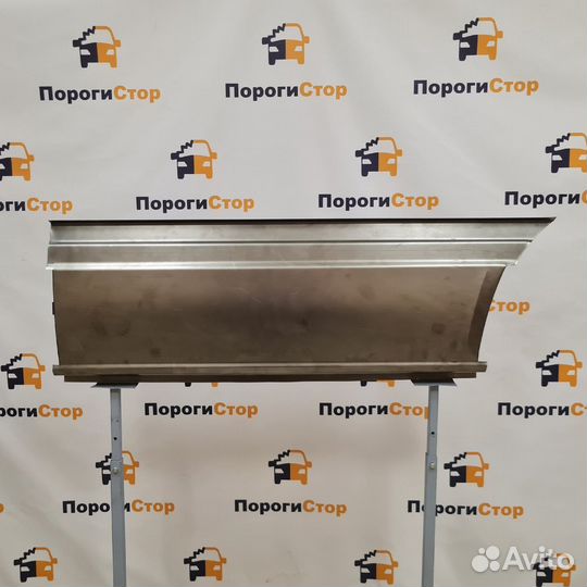 Карман перед задним колесом VW Crafter maxi