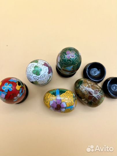 Яйца клуазоне на подставке