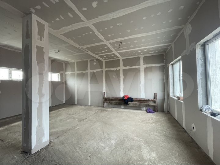 Здание 400 м²+земля 10 соток в Зубово