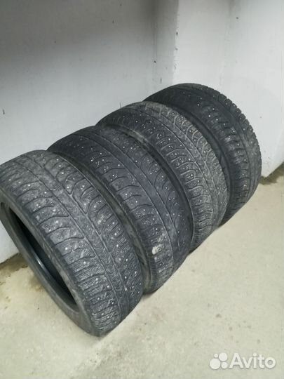 Bridgestone Ice Cruiser 7000S 225/65 R17 106T