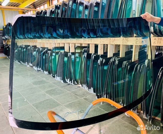 Лобовое стекло Ниссан Куб