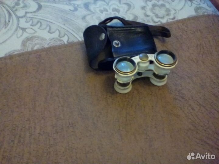 Театральный бинокль в чехле. СССР
