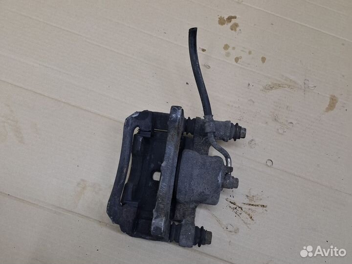 Суппорт передний левый Kia Picanto 2 TA