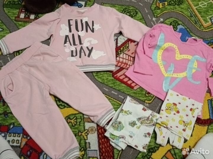 Пакет с детскими вещами