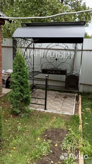 Мангал с крышей