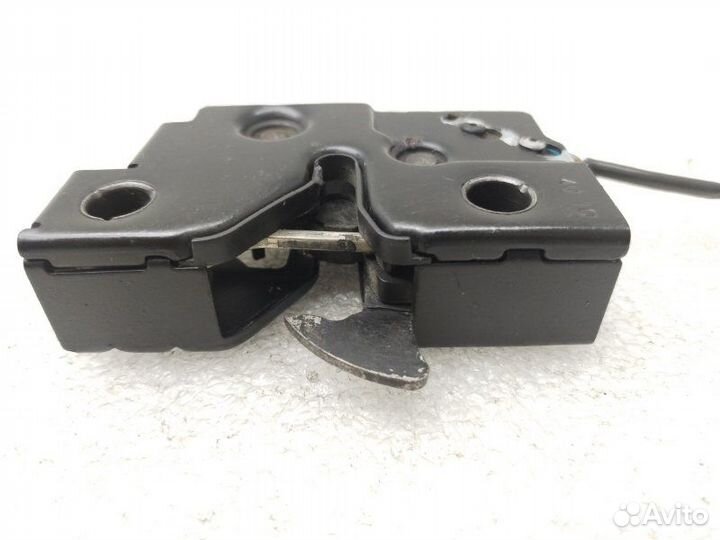 Замок капота Volkswagen Polo 5 2010