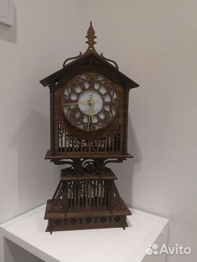 Часы настольные деревянные