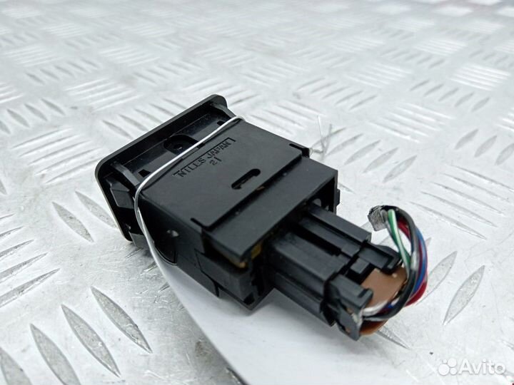 Кнопка противотуманных фар Mitsubishi L200 3 2006