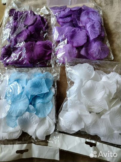 Лепестки роз