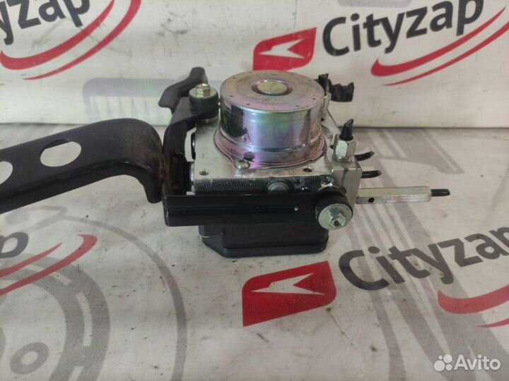 Блок abs Toyota Passo M700A 1KR-FE 2016-2018