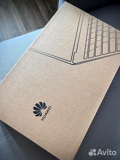 Ноутбук Huawei MateBook с Intel Core i5