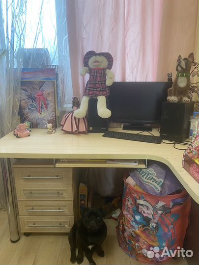 Письменный стол для школьника