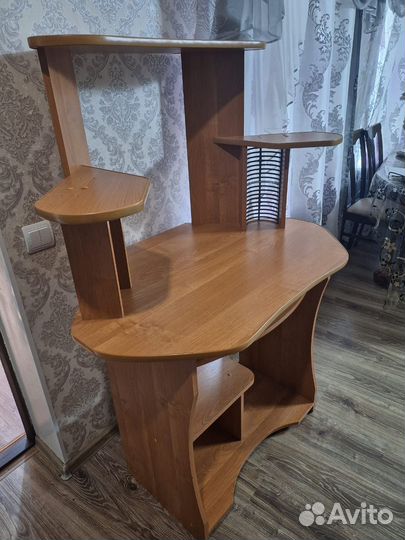 Компьютерный стол