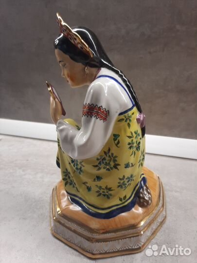 Фарфоровые статуэтка Алёнушка Малахитовая шкатулка