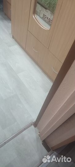 Шкаф распашной с зеркалом бу