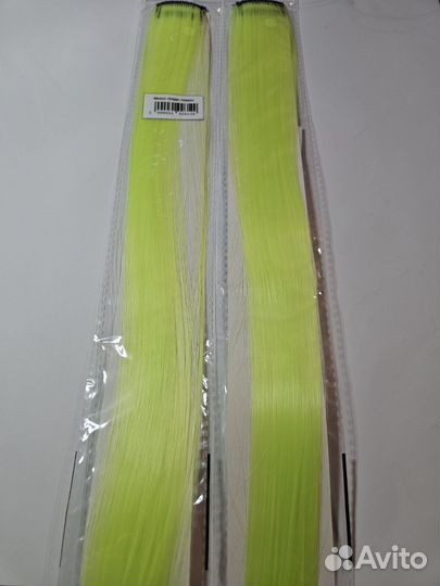 Цветные пряди на заколках