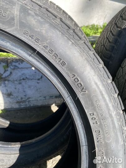 Goodyear UltraGrip 8 245/45 R18 100V