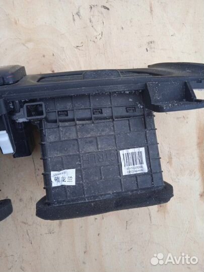 Дефлектор воздуховода Kia Rio 3 G4FC 2016