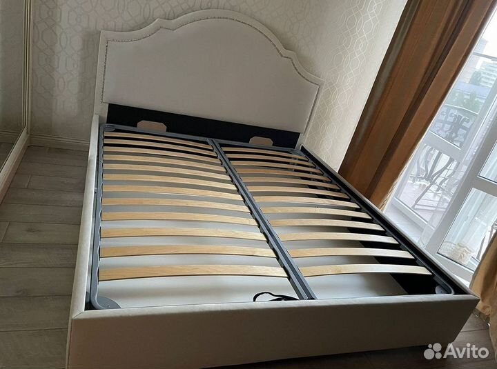 Кровать двухспальная в наличии и на заказ. Доставка